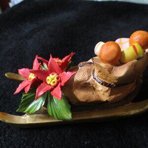 Vintage Capidimonte Italian Porcelain Christmas Sleigh w/Poinsettias Statue